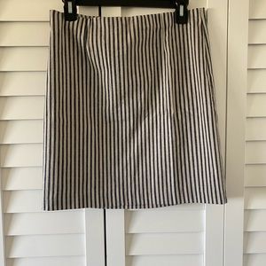 Blue and cream stretchy skirt from dynamite. Size medium